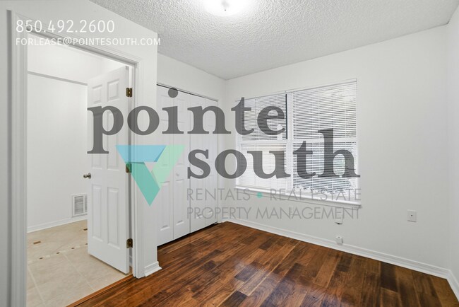 Building Photo - 2527 Trailwood Dr