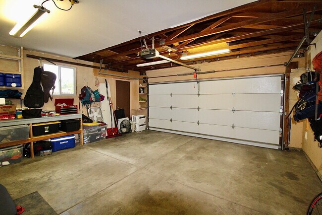 Building Photo - 1405 Abilene Dr