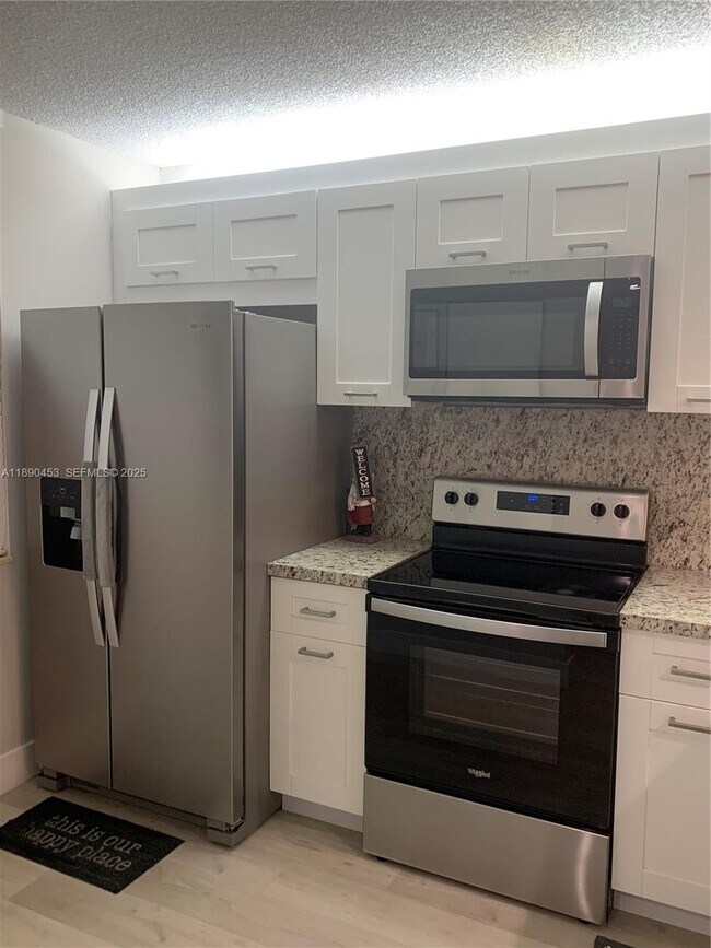 Building Photo - 1709 Whitehall Dr