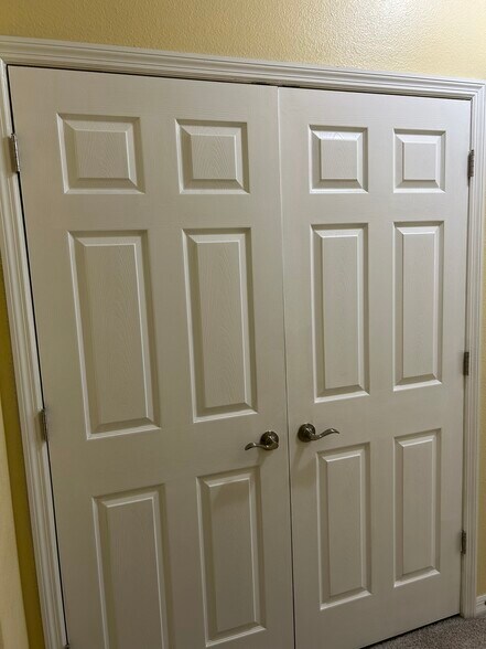 Building Photo - 30086 Southwell Ln