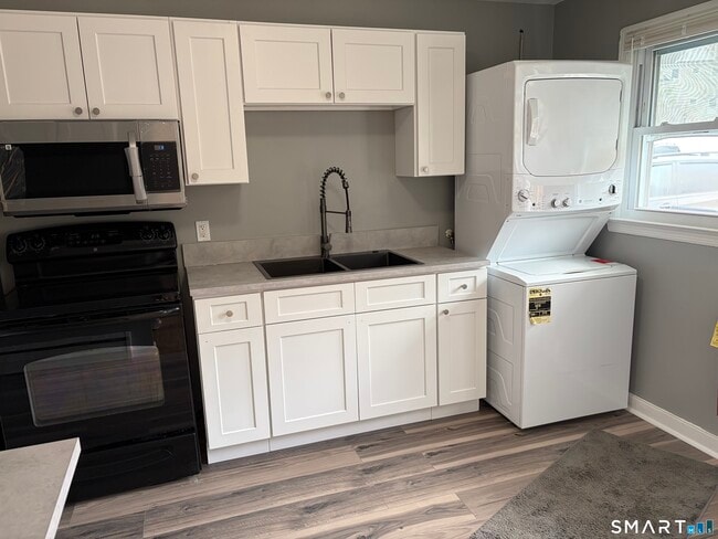 Building Photo - 28 Cross St