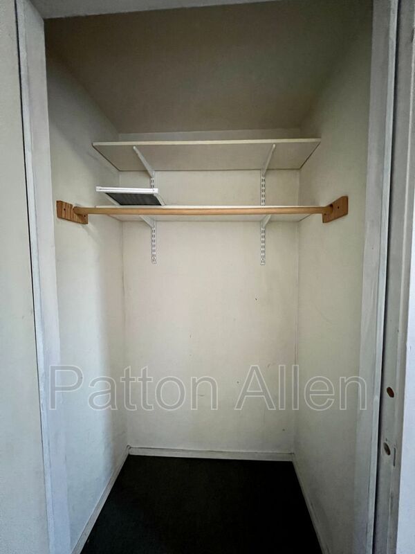 Building Photo - 33 Starnes Ave