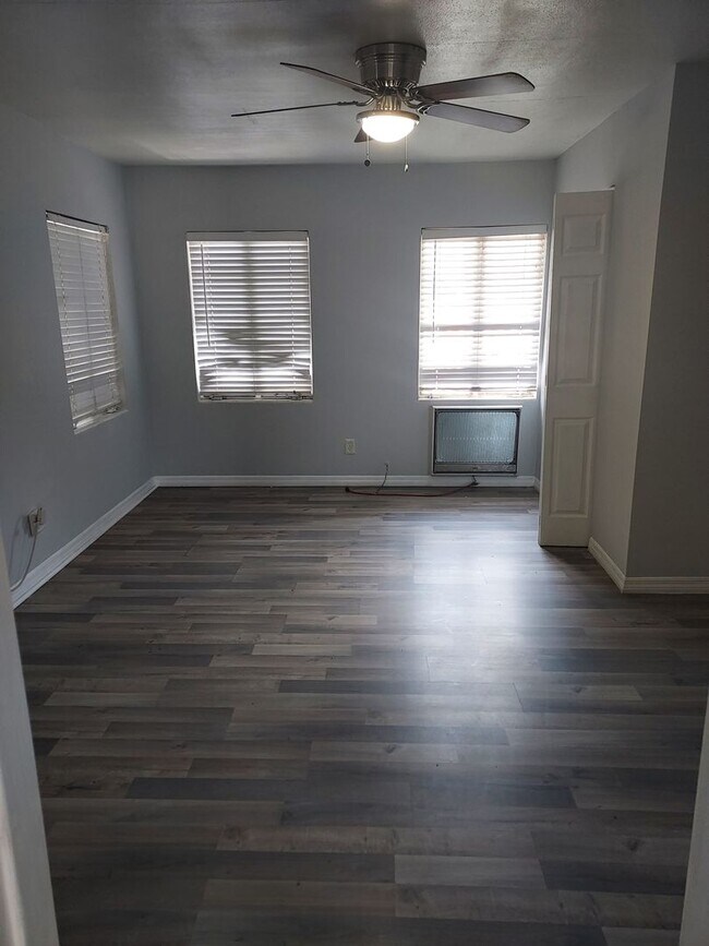 Building Photo - Stylish 2-bedroom apartment with 1 bathroom