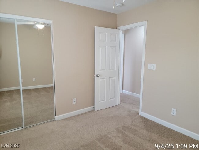 Building Photo - 856 Blushing Rose Pl
