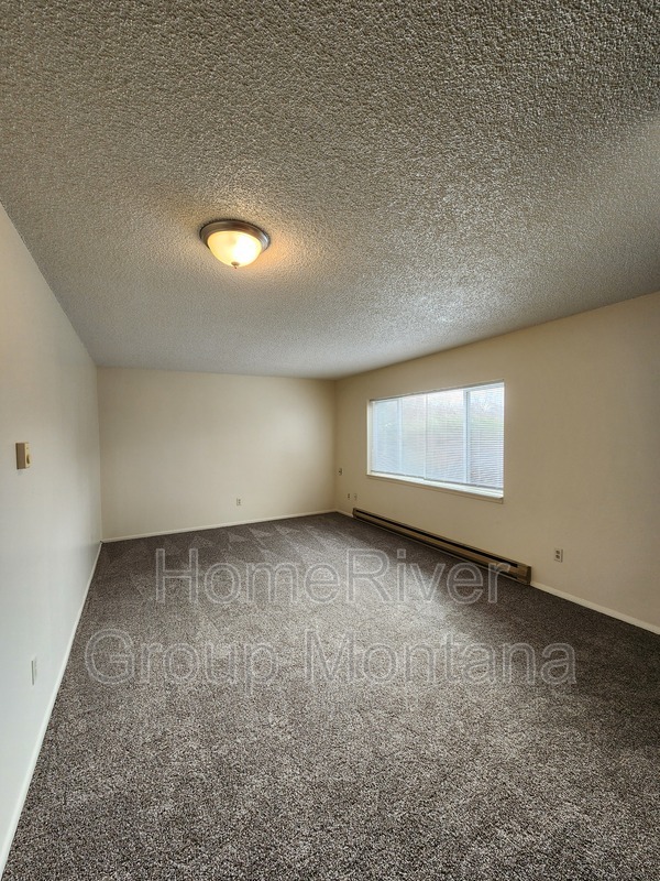 Building Photo - 2111 S 4th St W