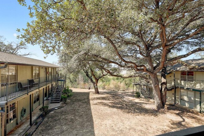 Building Photo - 509 Cedar Dr