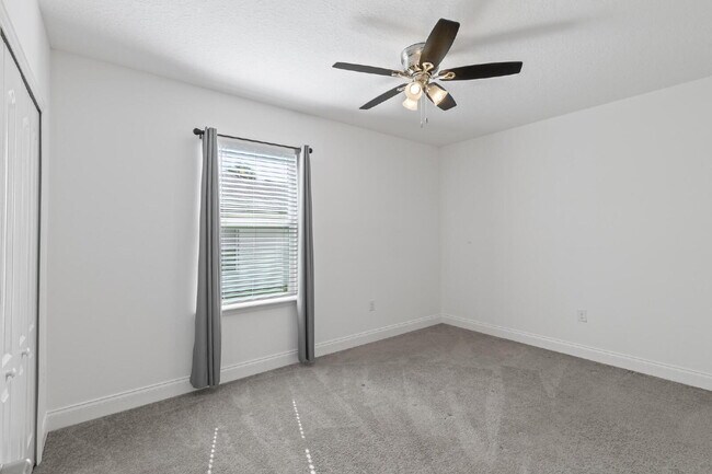 Building Photo - CLOSE TO EVERYTHING!