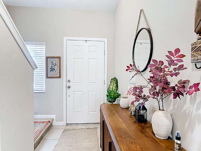 Building Photo - 10525 Oakside Dr