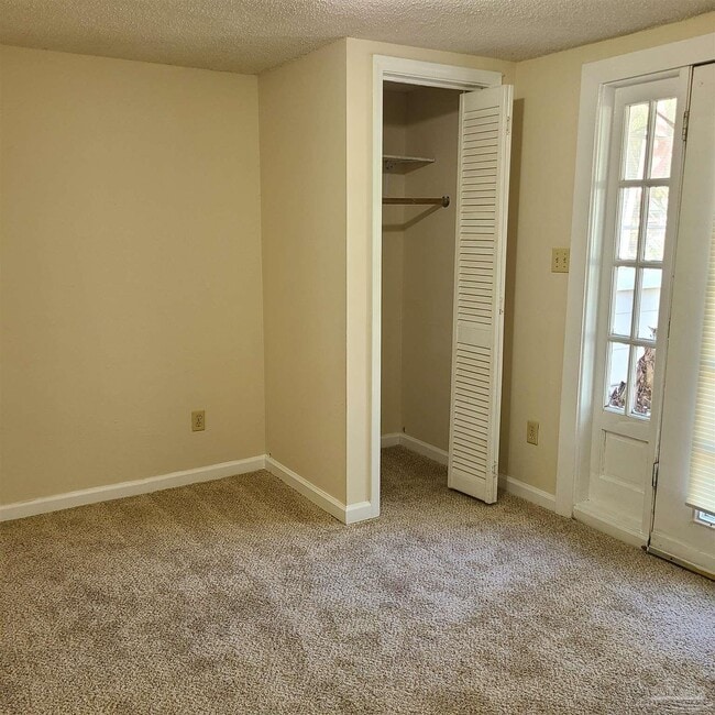 Building Photo - 125 Rue Max St