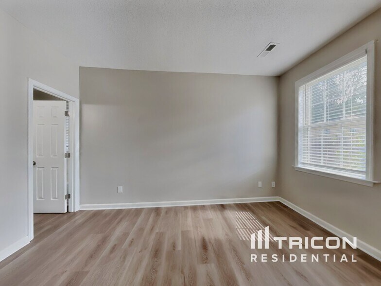 Building Photo - 2403 Glen Meadow Dr