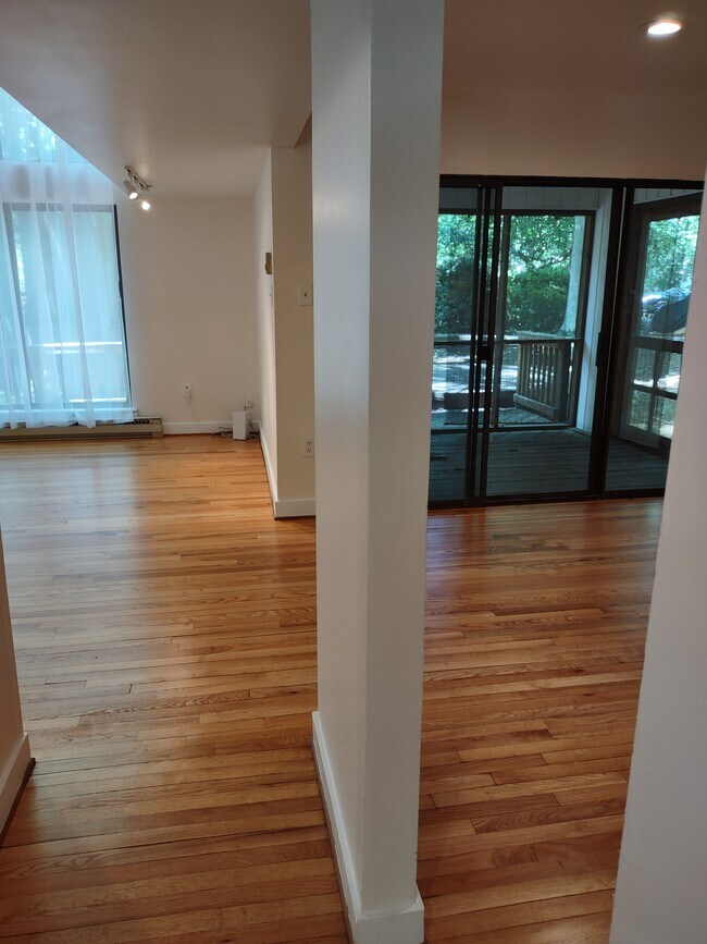 Building Photo - 9313 Groundhog Dr