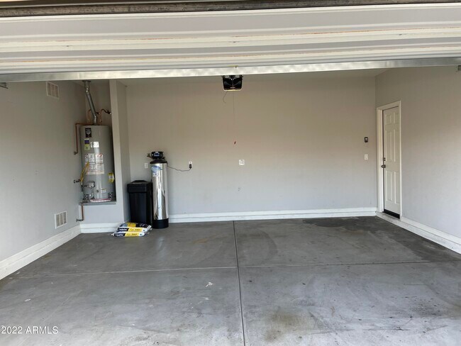 Building Photo - 69 S 195th Ln