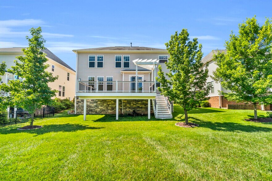 Building Photo - 42522 Stratford Landing Dr