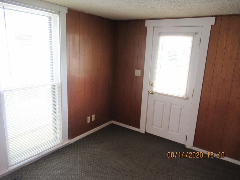 Building Photo - 320 E Cottage Grove Ave