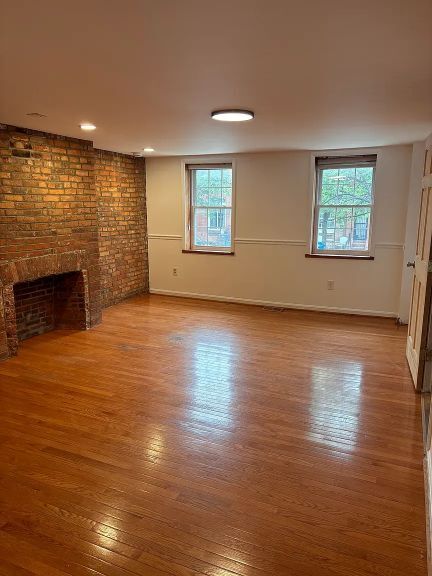 living room first floor - 1005 S Kenwood Ave