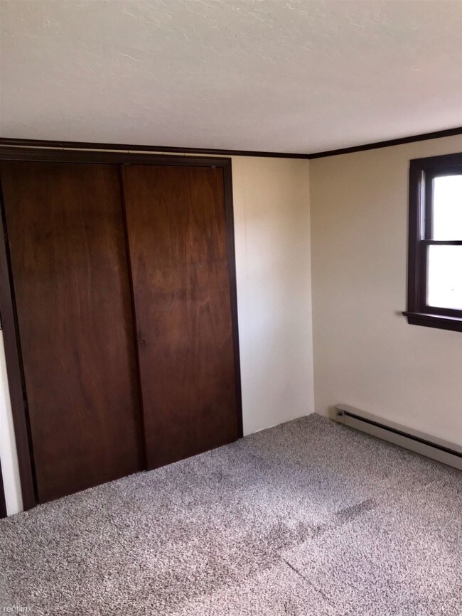 Building Photo - 2 br, 1 bath Apartment - 2 Albert Ln Apt 6 #6
