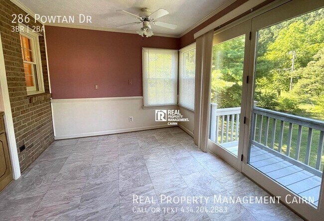 Building Photo - Spacious 3 Bedroom 2 Bath With 2 Car Garag...