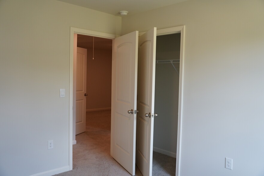 Third bed closet - 265 Deerberry Dr