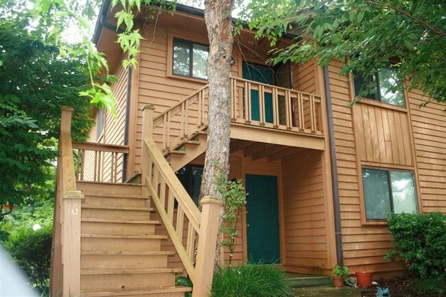 Building Photo - Willow Bend Beauty