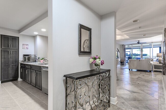 Building Photo - TURNKEY FURNISHED EXECUTIVE RENTAL IN BURN...