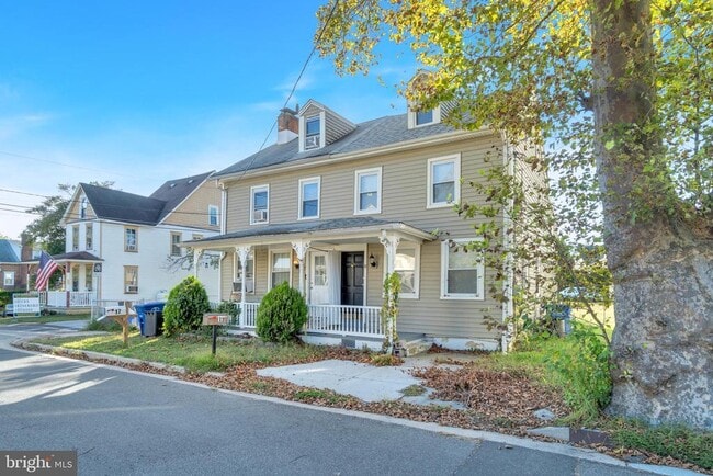 Building Photo - 19 Pleasant St