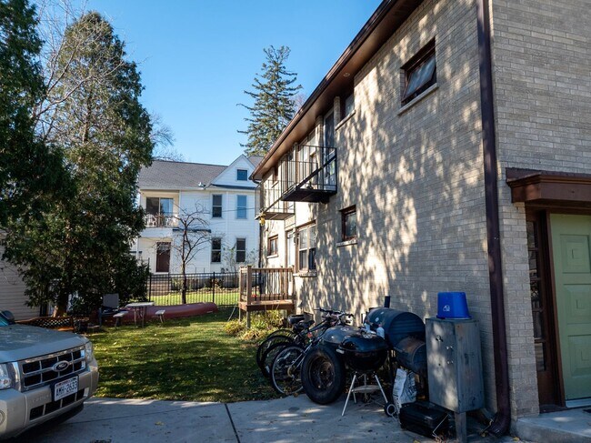 Building Photo - 1011 Emerald St