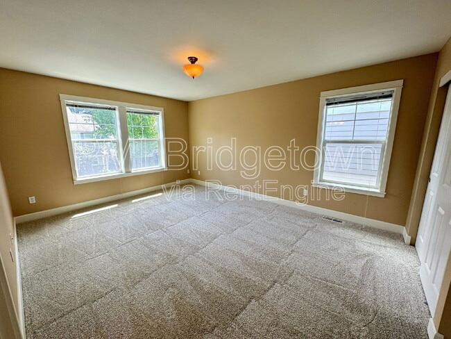 Building Photo - 4944 N Hudson St