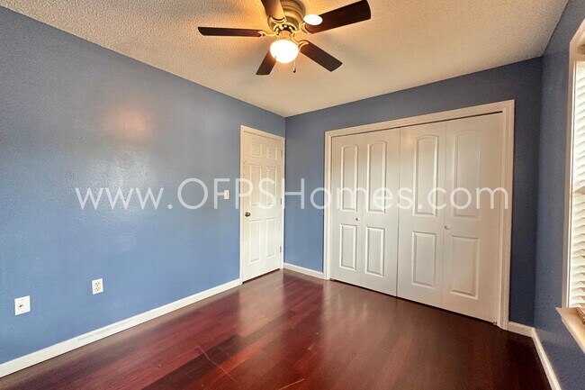Building Photo - 147 Nicole Ln