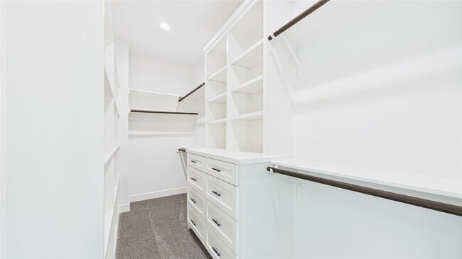 Building Photo - 6734 Lozier St