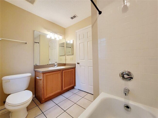 Building Photo - 2008 N Albany Ave