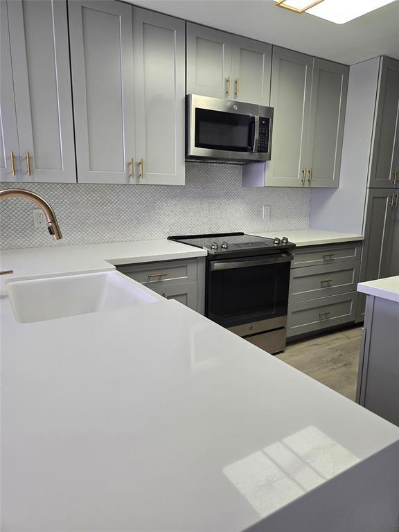 Building Photo - 7700 Seawall Blvd