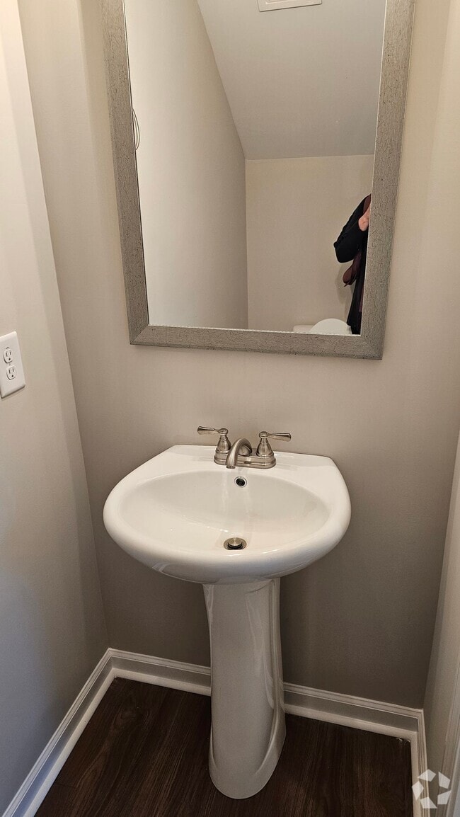 Building Photo - New Construction! 2 Bed/1.5 Bath Near Down...