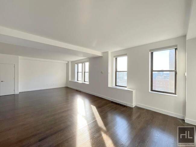 Building Photo - 4 bedrooms / 4.5 bathrooms / 14th floor / ...