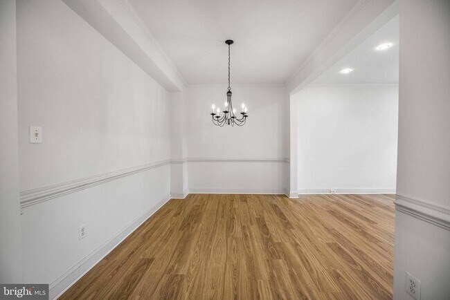 Building Photo - 43782 Brookline Terrace