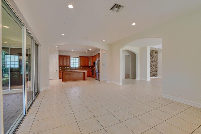 Building Photo - 8290 NW 105th Ln