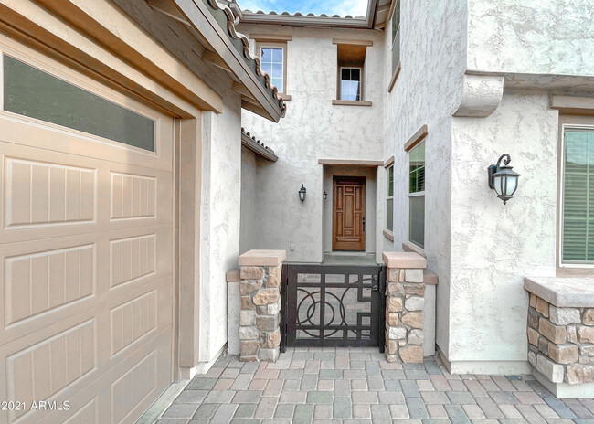 Building Photo - 118 E Canyon Way