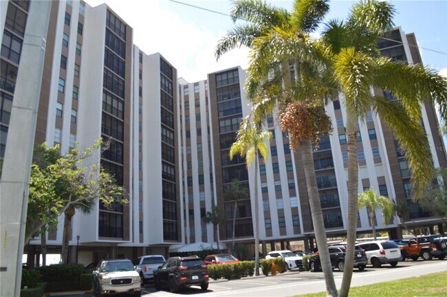 Building Photo - 10355 Paradise Blvd