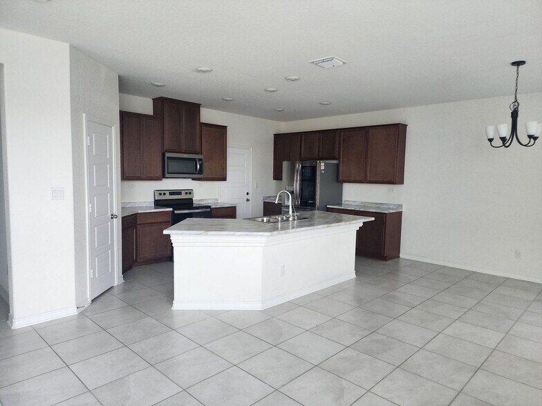 Building Photo - 3515 Andromeda Way