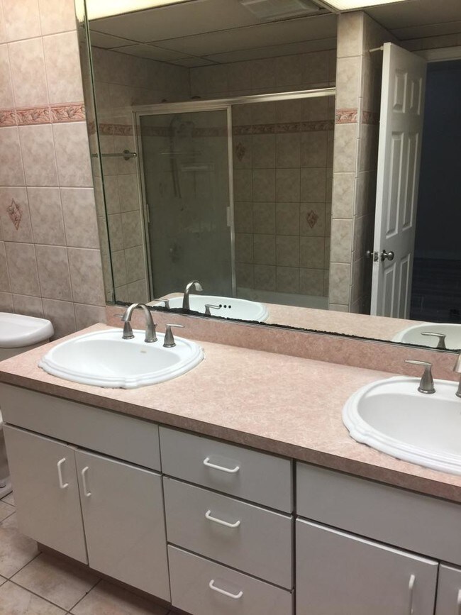 Master - 349 W Lomita Ave