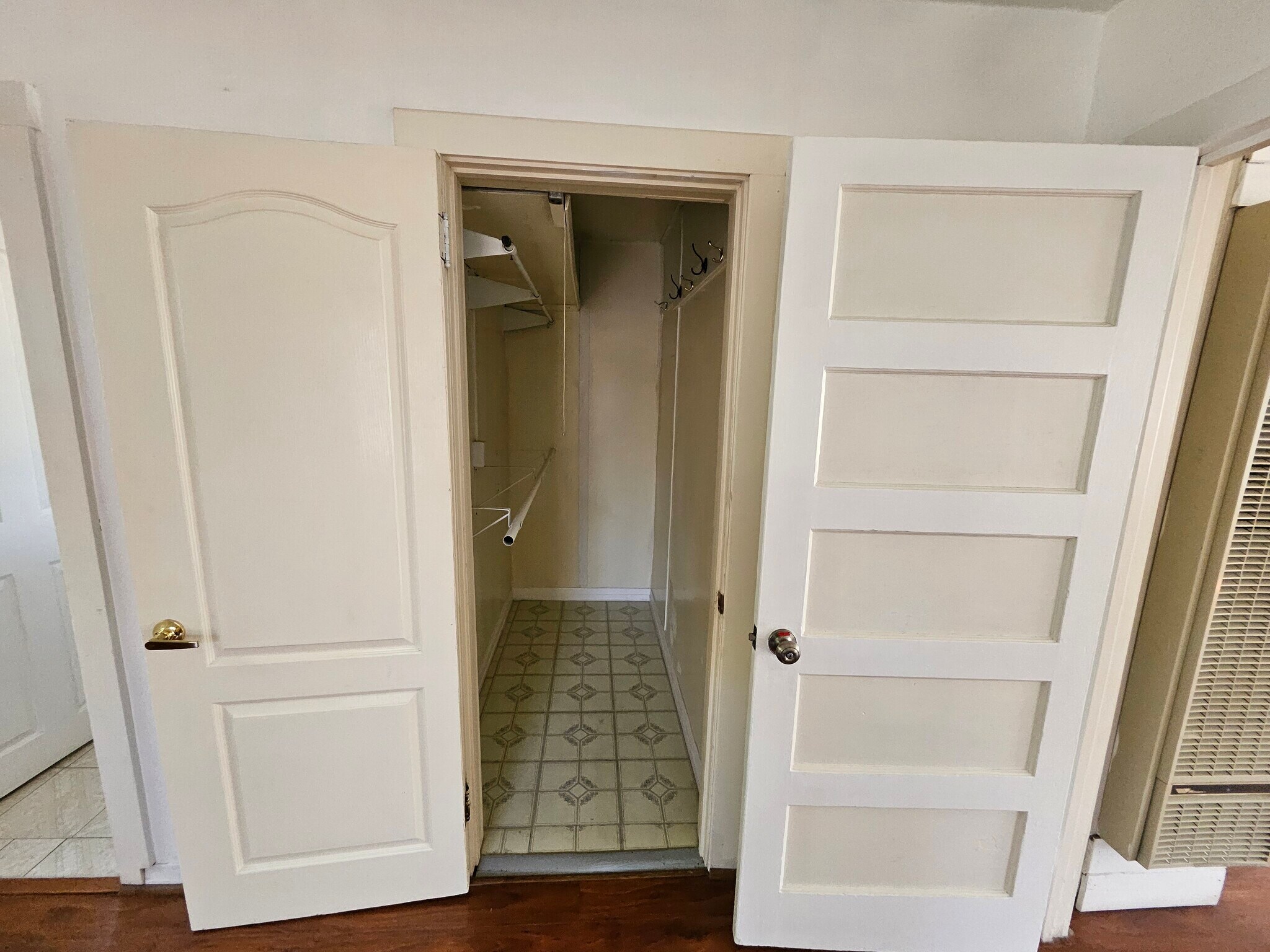 closet - 657 W Oliver St