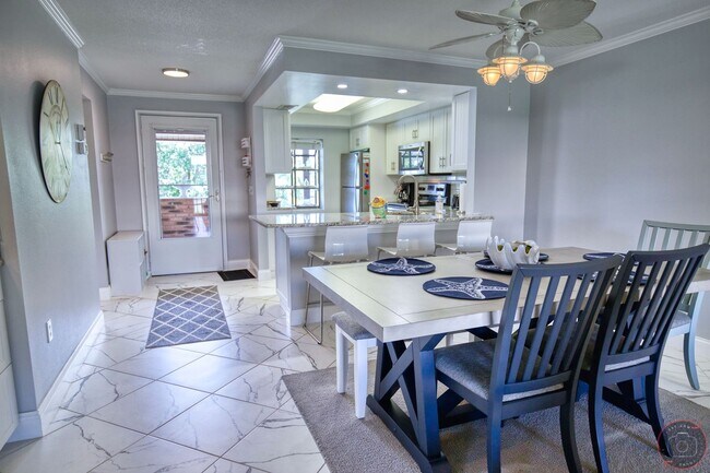 Building Photo - Seasonal Short-Term 2-Bedroom 2-Bath 2nd Floor Condo Located at Mission Lakes!