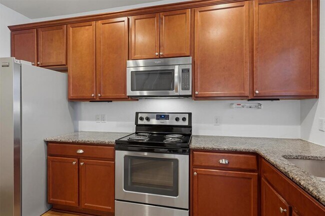 Building Photo - 5908 Red Bud Ridge Ln