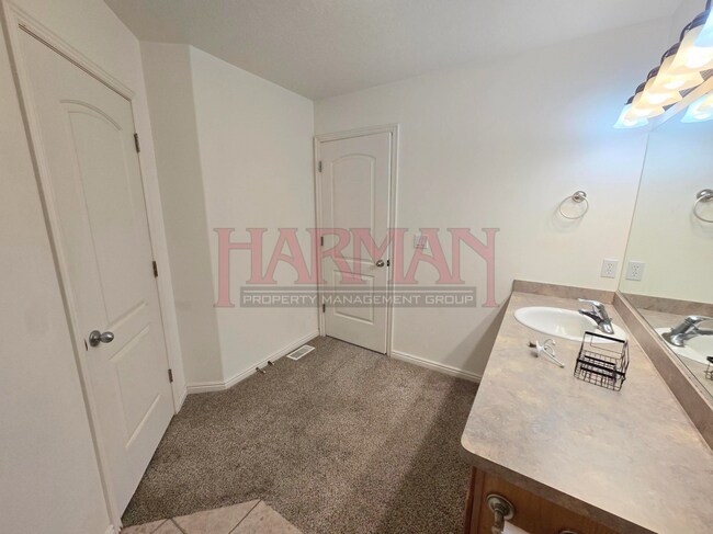 Building Photo - 269 Sunshine Dr