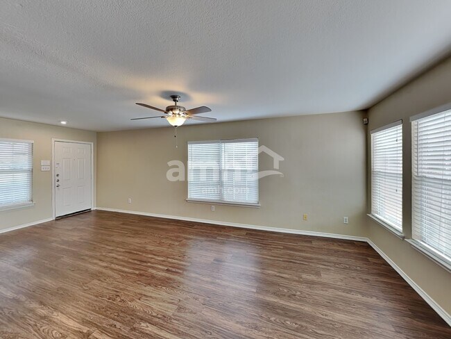 Building Photo - 11004 Monahan Park