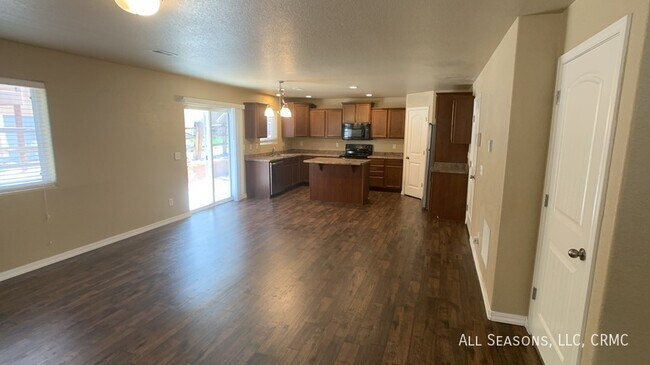 Building Photo - 954 Diamond Rim Dr