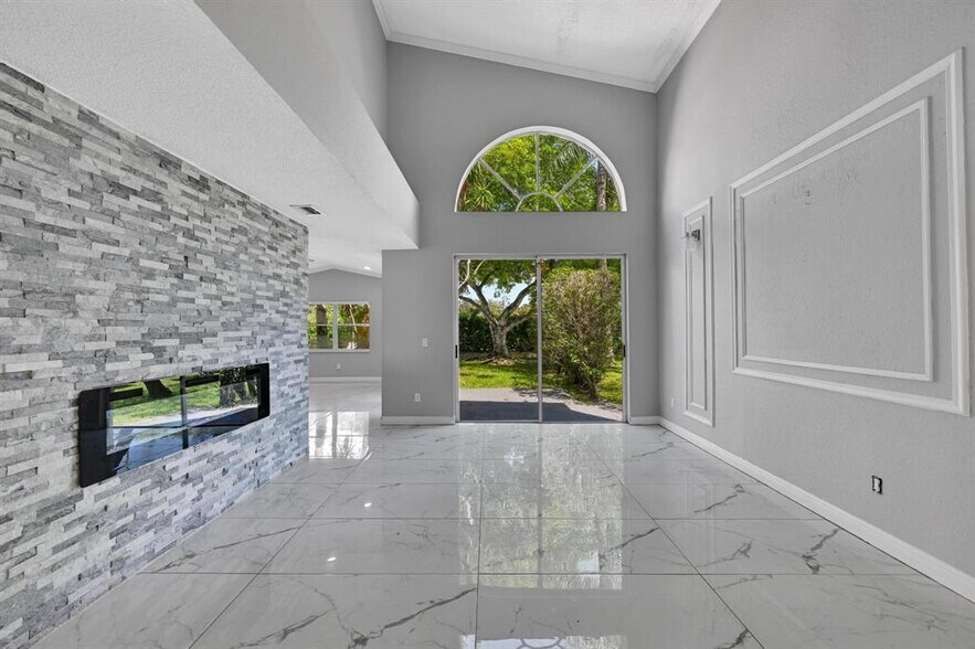 Building Photo - 1602 SW 159th Ave