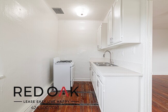 Building Photo - 109 Normandie Ave