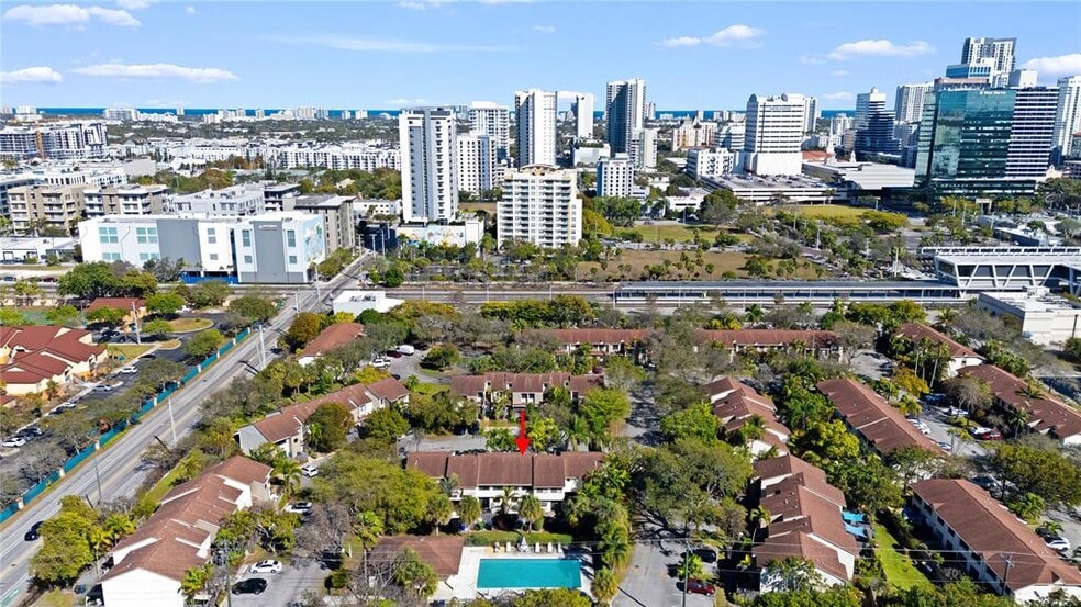 Building Photo - 340 City View Dr