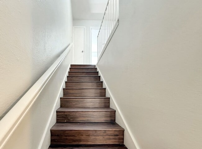 Building Photo - Stylish 2-Bedroom Townhome with Private Patios & Modern Finishes in Burleson, TX