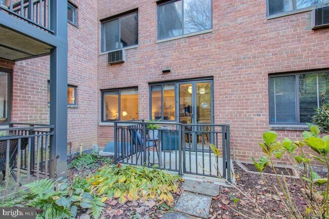 Building Photo - 2325 42nd St NW